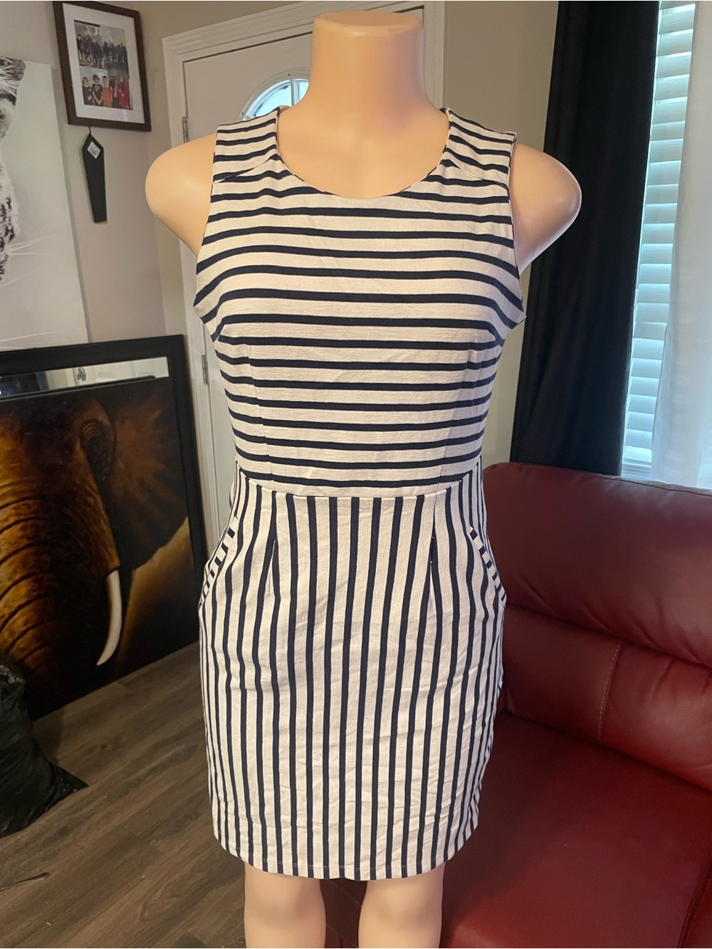 Old Navy Striped Sleeveless Sheath Dress - Navy and White USA pockets XS